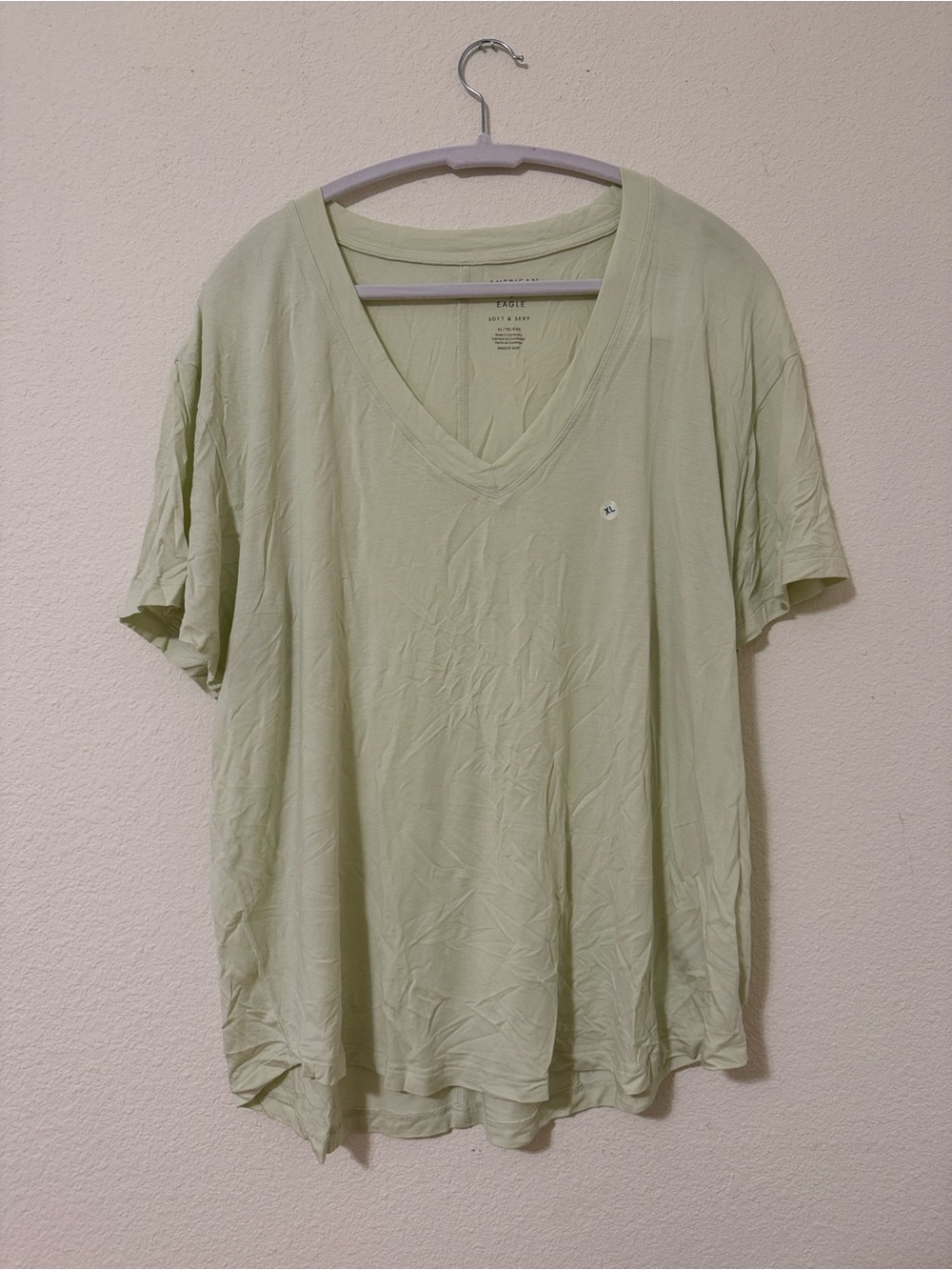 American Eagle outfitters soft & sexy size xl green short sleeve v-neck t-shirt